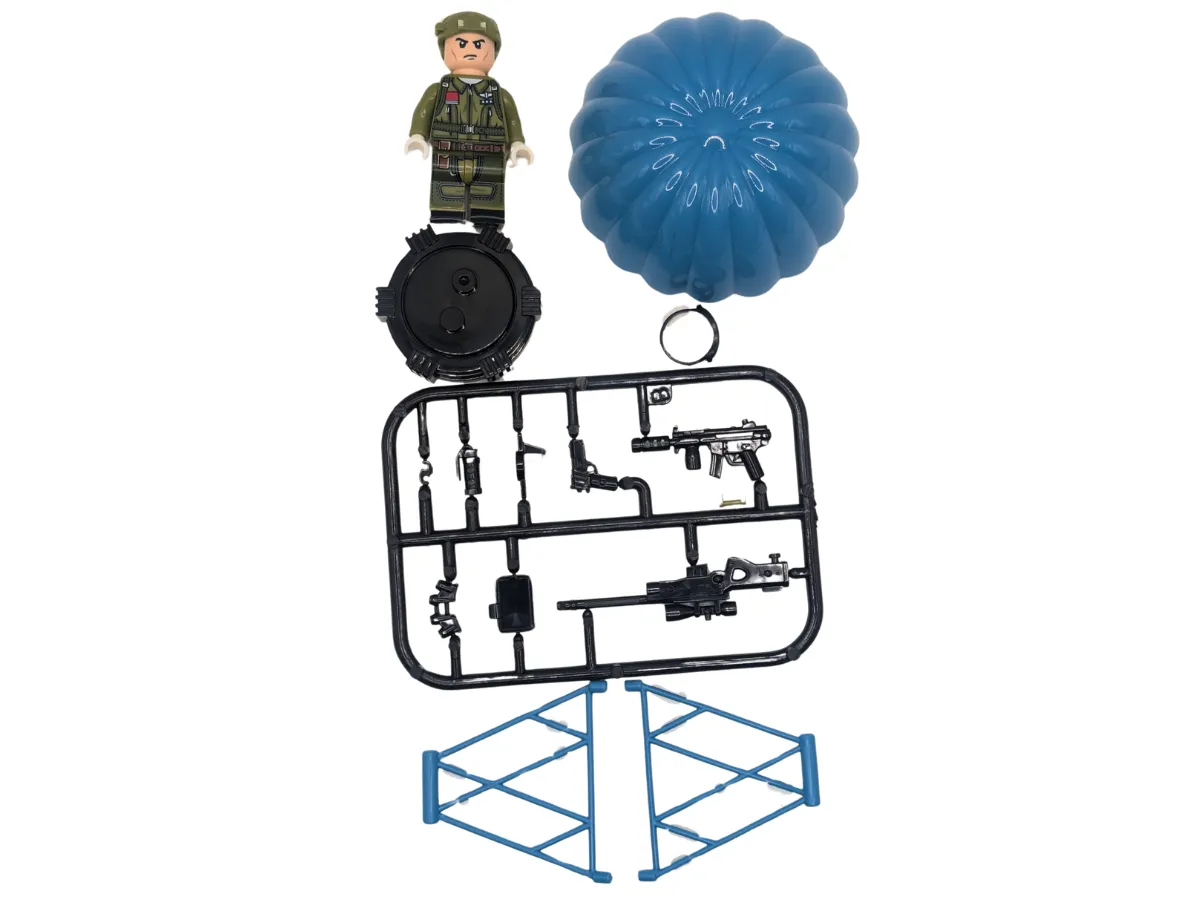 RAF Pilot With Parachute - Mil-Blox